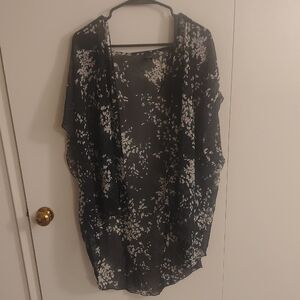 I JOAH Black Kimono with White Floral Design